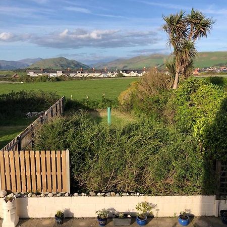 First Floor Apartment With Mountain Views Tywyn Exterior foto