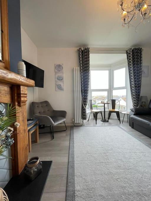 First Floor Apartment With Mountain Views Tywyn Exterior foto